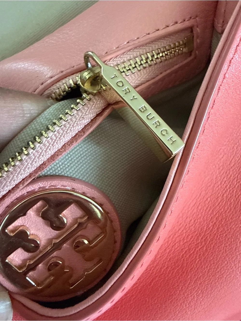 Tory Burch Pink Leather Shoulder Bag with Gold Chain Strap